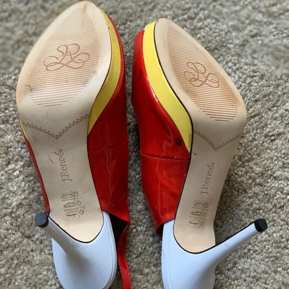 J RENEE OLIVE PUMP - Picture 5 of 5